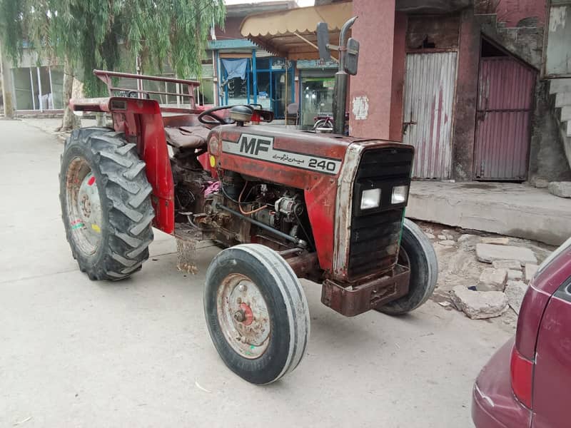 Massey Ferguson 240 Tractor Model 1992 1