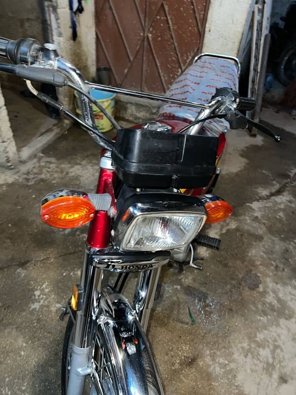 Honda CG 125 Red new condition just buy and drive 6