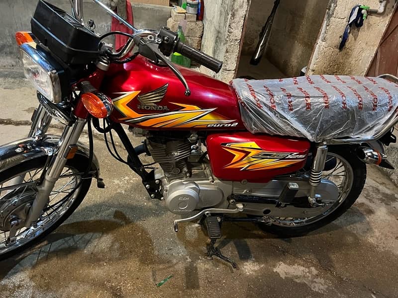 Honda CG 125 Red new condition just buy and drive 7