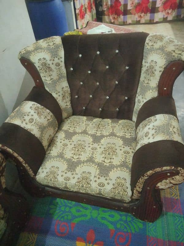 I'm selling sofa set 2