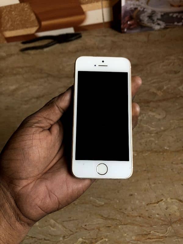 IPHONE 5 SE 16GB PTA APPROVED 2