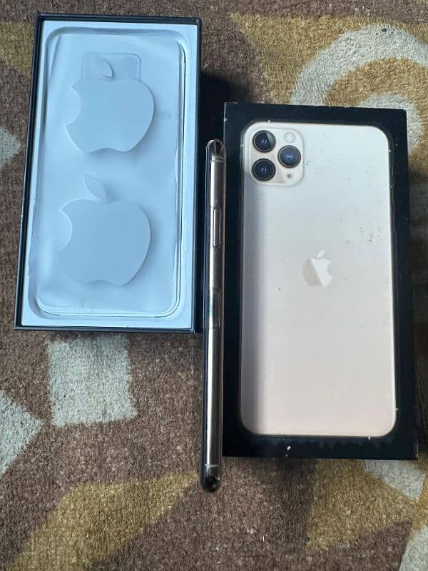 iPhone 11 pro max 256 gb PTA Approved 4