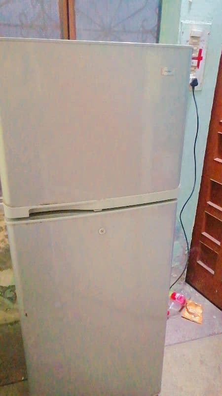 Haier fridge one handed use 0