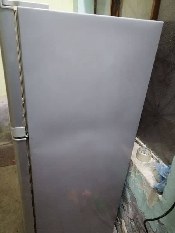 Haier fridge one handed use 5