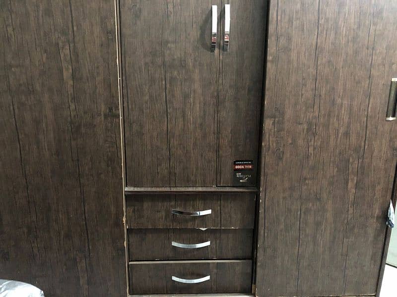 Full wooden Wardrobe for sale 1