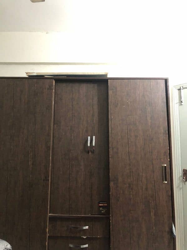 Full wooden Wardrobe for sale 2