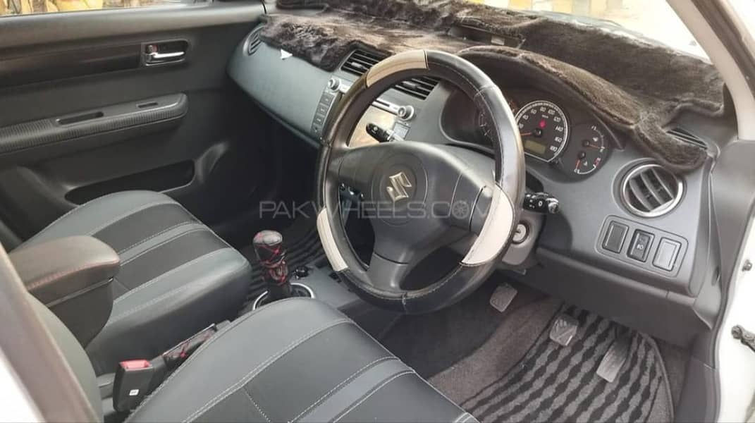 Suzuki Swift 2019 DLX 1.3 Navigation 2