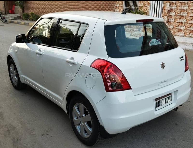 Suzuki Swift 2019 DLX 1.3 Navigation 4