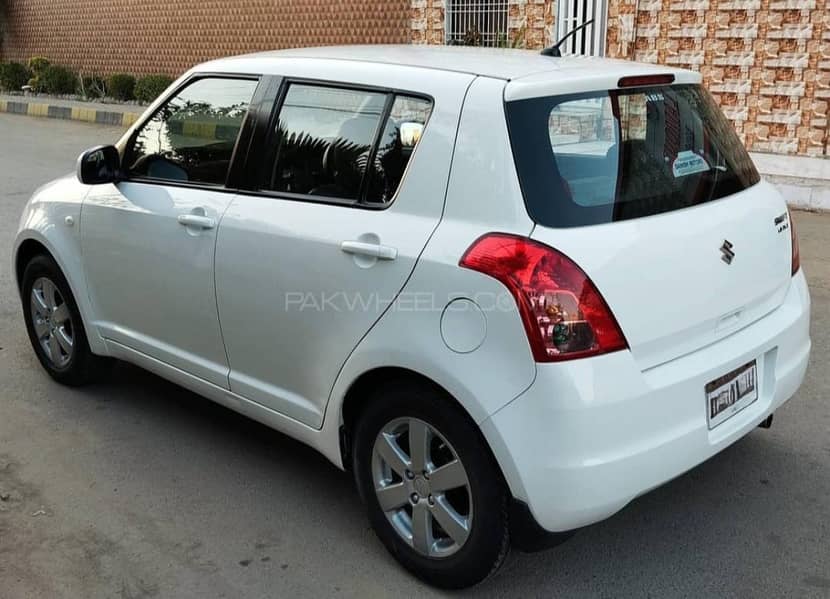 Suzuki Swift 2019 DLX 1.3 Navigation 7