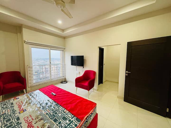 1 Bed Luxurious Fully Furnished Apartment For Rent 3