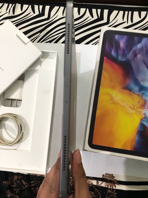 IPAD PRO 2nd Generation 11 inches 128GB 10