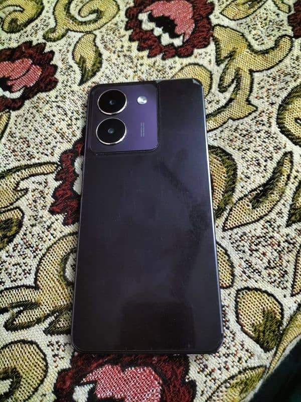 iam selling vivo y27s 6