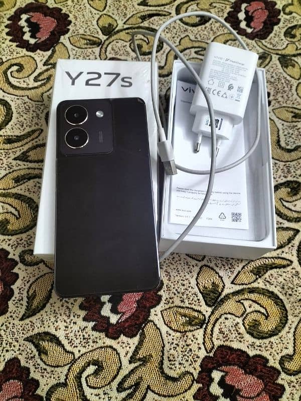 iam selling vivo y27s 7