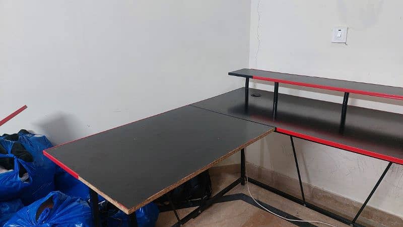 Computer Table / Study Table 9