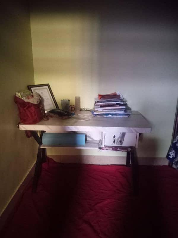 computer table fo sale 0