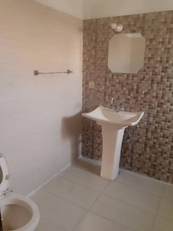 Kanal Upper Portion For RENT DHA Rehbar Near McDonald 2