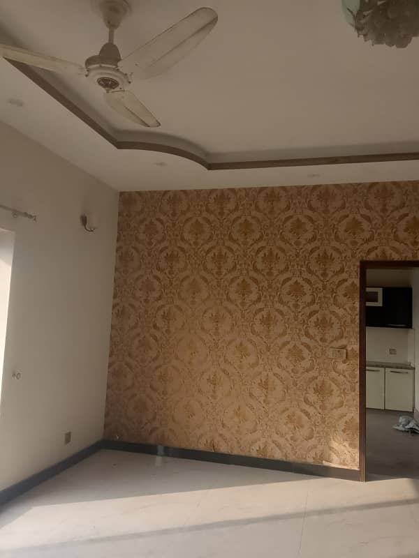 Kanal Upper Portion For RENT DHA Rehbar Near McDonald 11