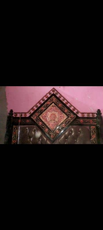 iron bed in new condition available