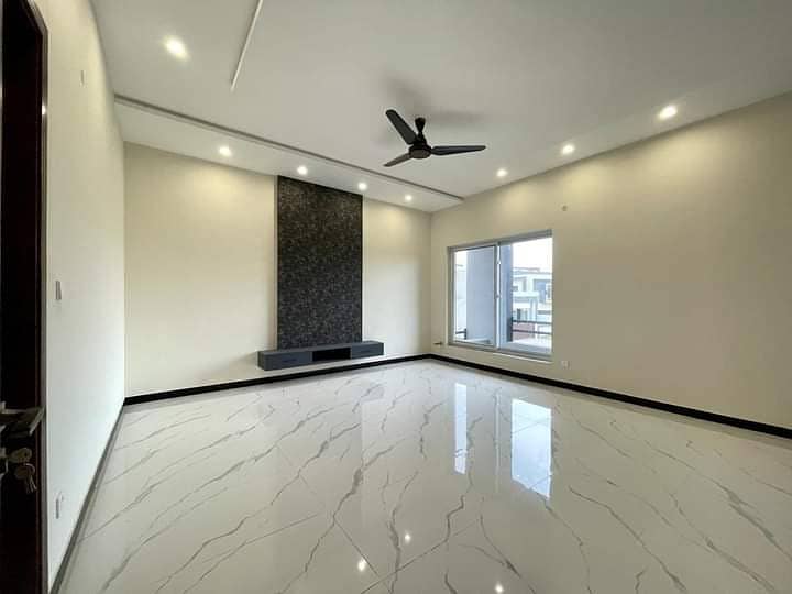 1 Kanal Designer Luxurious Portion Available For Rent In Phase 8 10