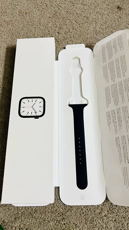 Apple Watch Series 7 - Full Box 5