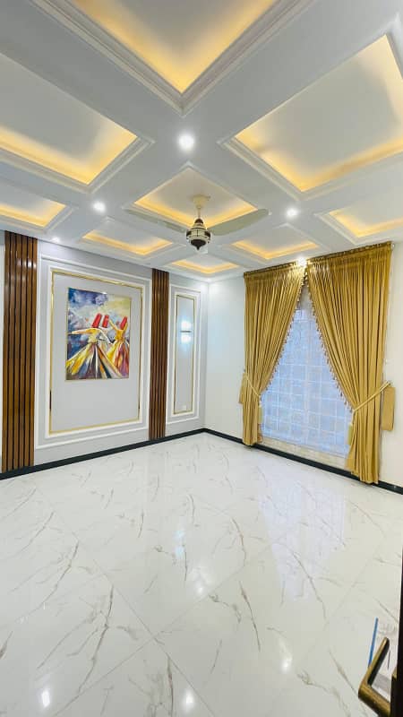 10 Marla Spanish Elevation Owner's Built House is for Sale in Overseas A Block Bahria town 3