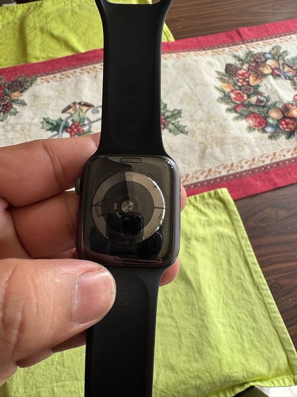 Apple Watch Series 5 44mm 4