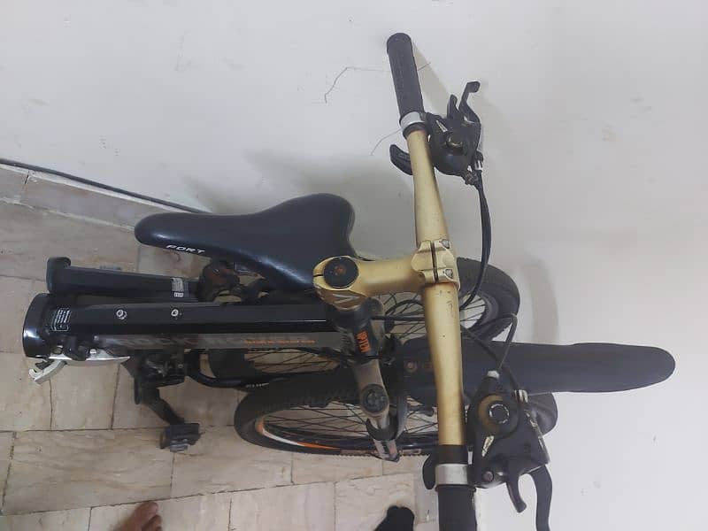 italian foldable cycle with free skate shoes and free seat cover 10