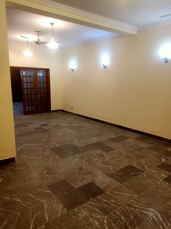 1 KANAL UPPER PORTION AVAILABLE FOR RENT. 5