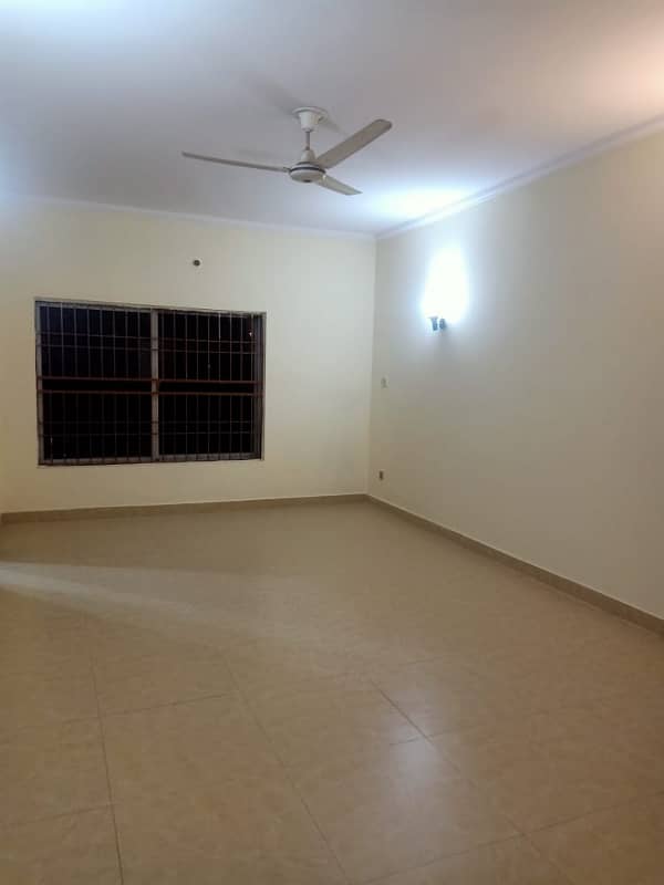 1 KANAL UPPER PORTION AVAILABLE FOR RENT. 14