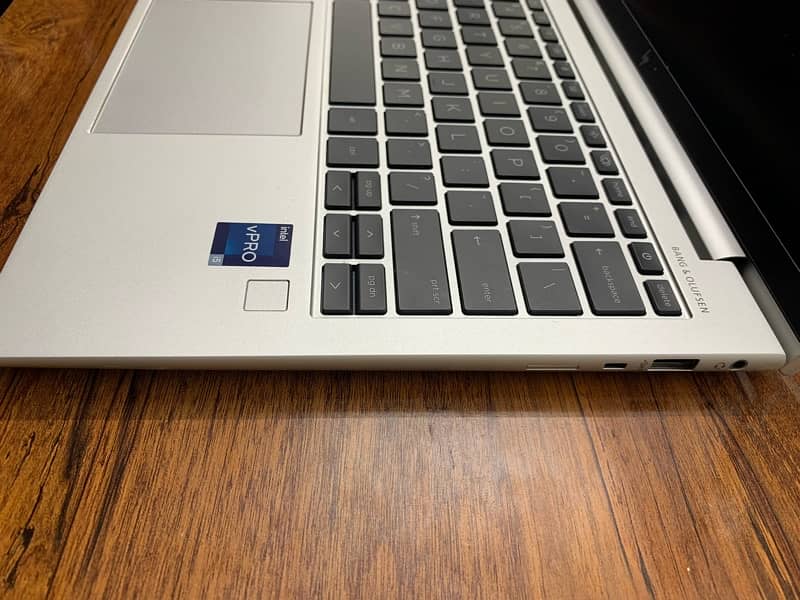 HP Elitebook 830 G9 1