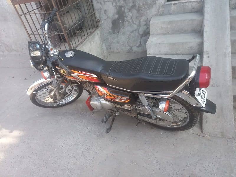 Honda 125 22/23 model single hand use 0