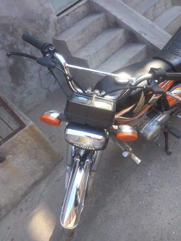 Honda 125 22/23 model single hand use 5