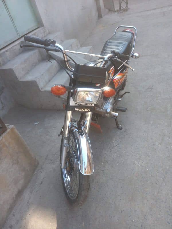 Honda 125 22/23 model single hand use 6