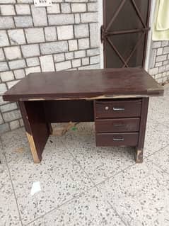 Used office Table