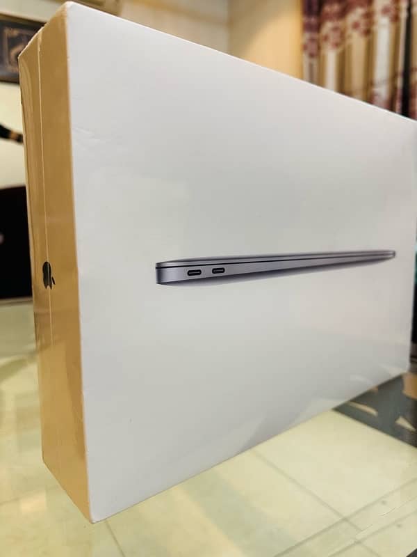 Macbook Air M1 2020 (8/256) 0