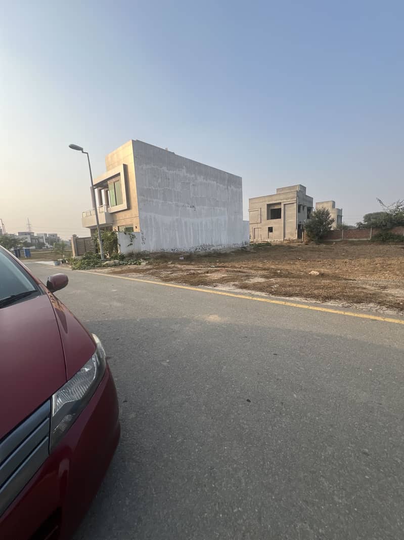 8 Marla Facing Park Plot On Ground Park Active Reasonable Price A Block Bahria Orchard 4