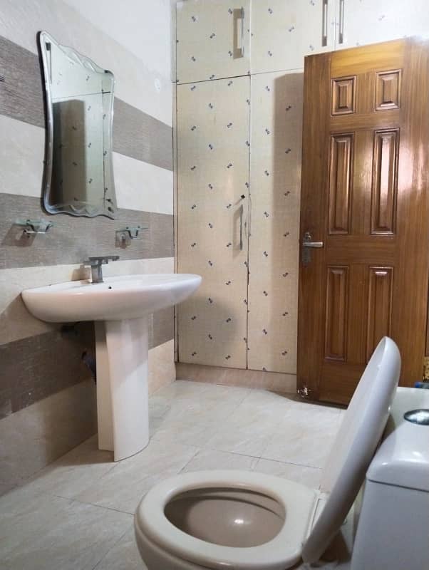 10 Marla Lower Portion Available For Rent In Bahria Town Lahore 10