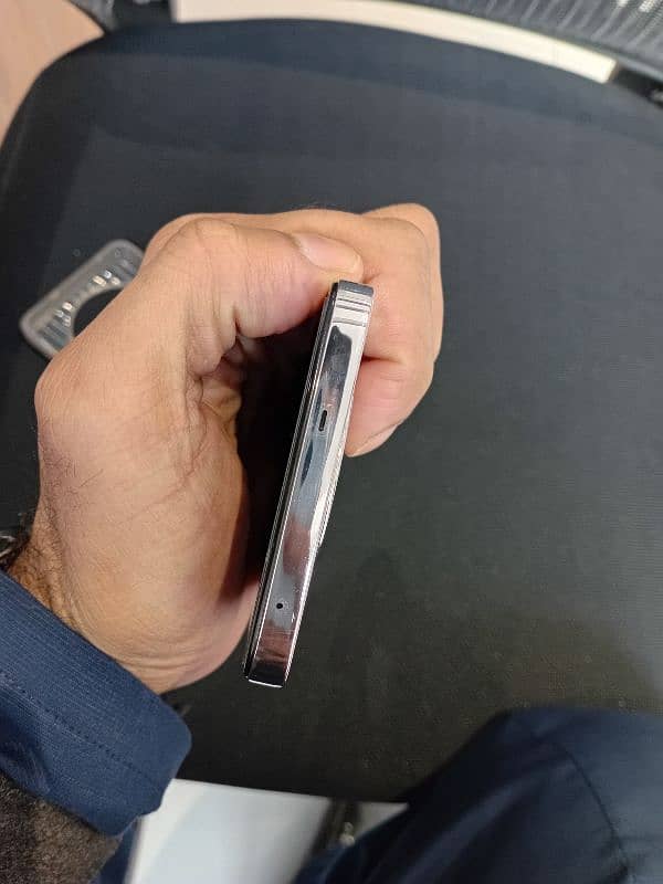 Oppo Reno F12 4g 3