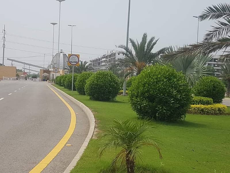 5 Marla Facing Park Plot E Block Park Active Developed Block Bahria Orchard Lahore 0