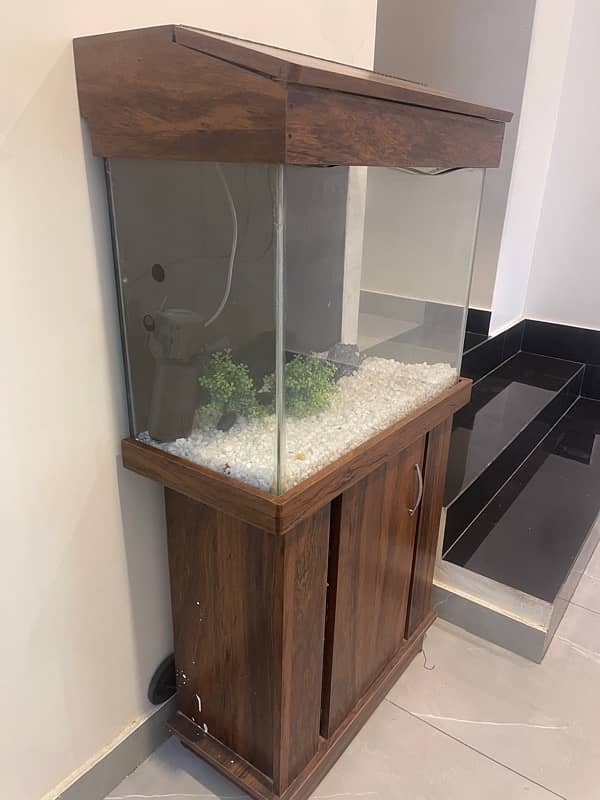 FISH AQUARIUM FOR SALE 3