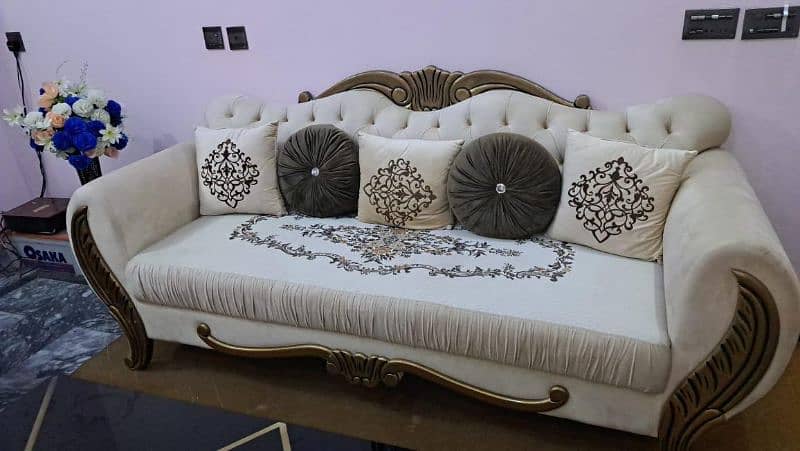 8 Seater Luxury Sofa Set With New Table 3