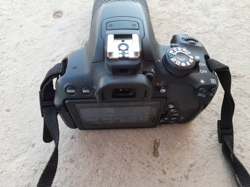 CANON 700D DSLR CAMERA 3