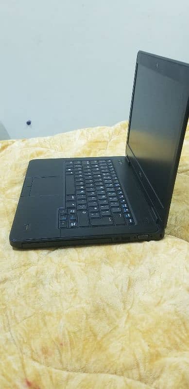 Dell i core 5 laptop 4Gb and Room 500+Gb 5