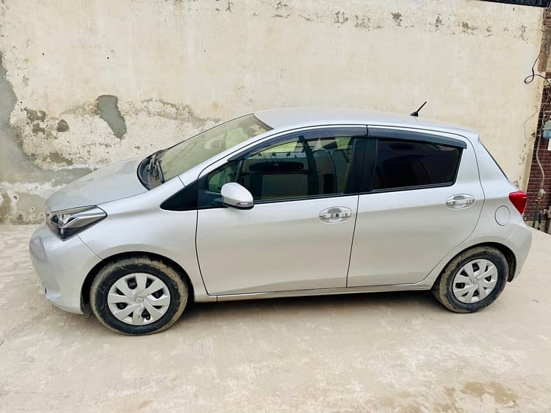 Toyota Vitz 2018 4