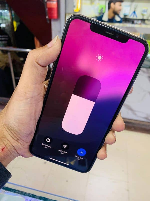 iPhone 11 pro maxx 256gb PTA Approved 8