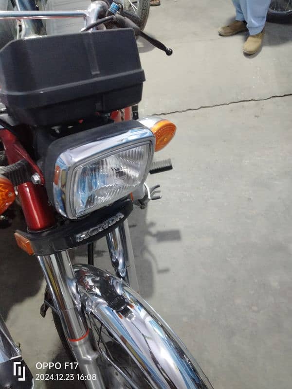 Golden no 786Honda 125 vvip condition 5