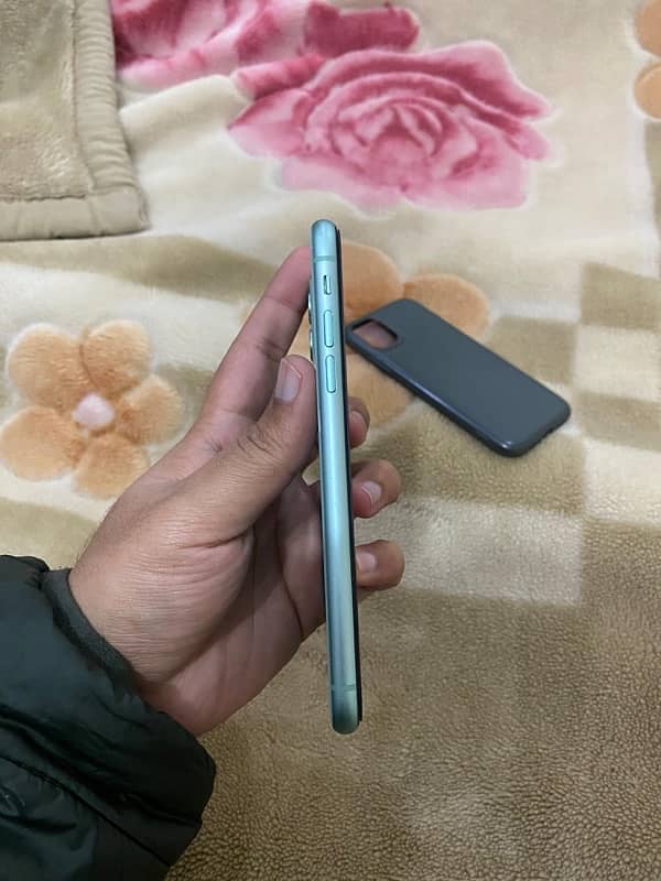 iphone 11  PTA 2