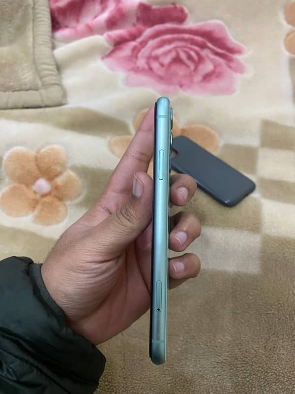 iphone 11  PTA 6