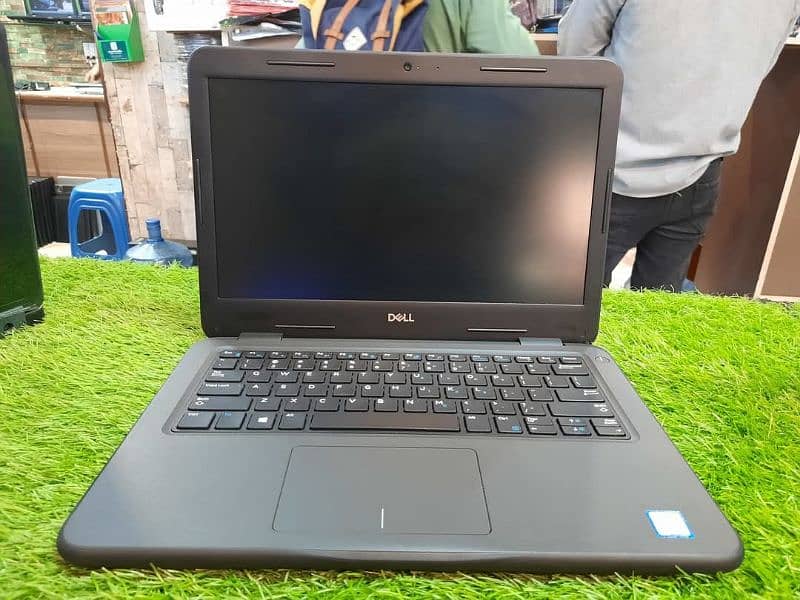 8th Generation Touch Screen Dell Core i3 Full HD 1080p 4HRS+ Backup 0