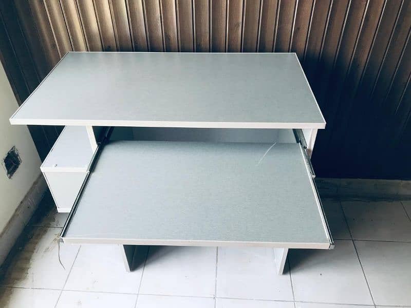 Laptop Computer Table 1